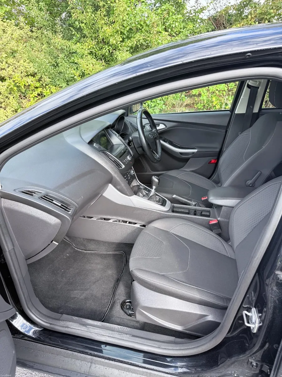 2017 Ford Focus | Black | Clean & Economical | Gre - Image 6