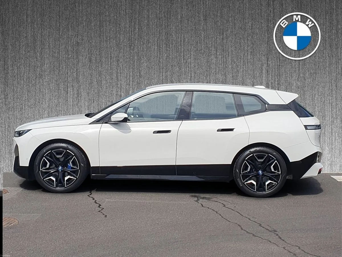 BMW iX xDrive40 M Sport - Image 3