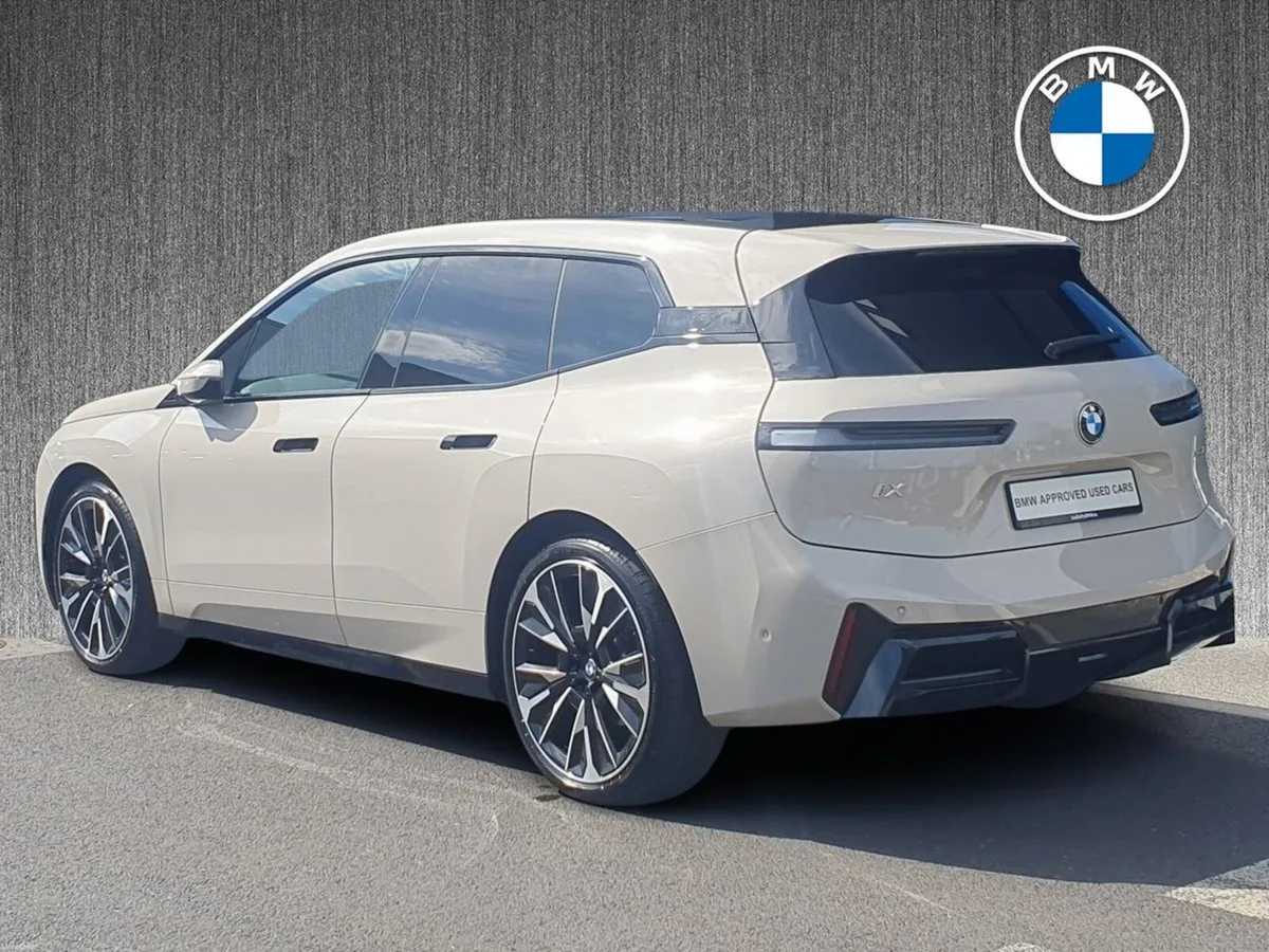 BMW iX xDrive45 M Sport - Image 2