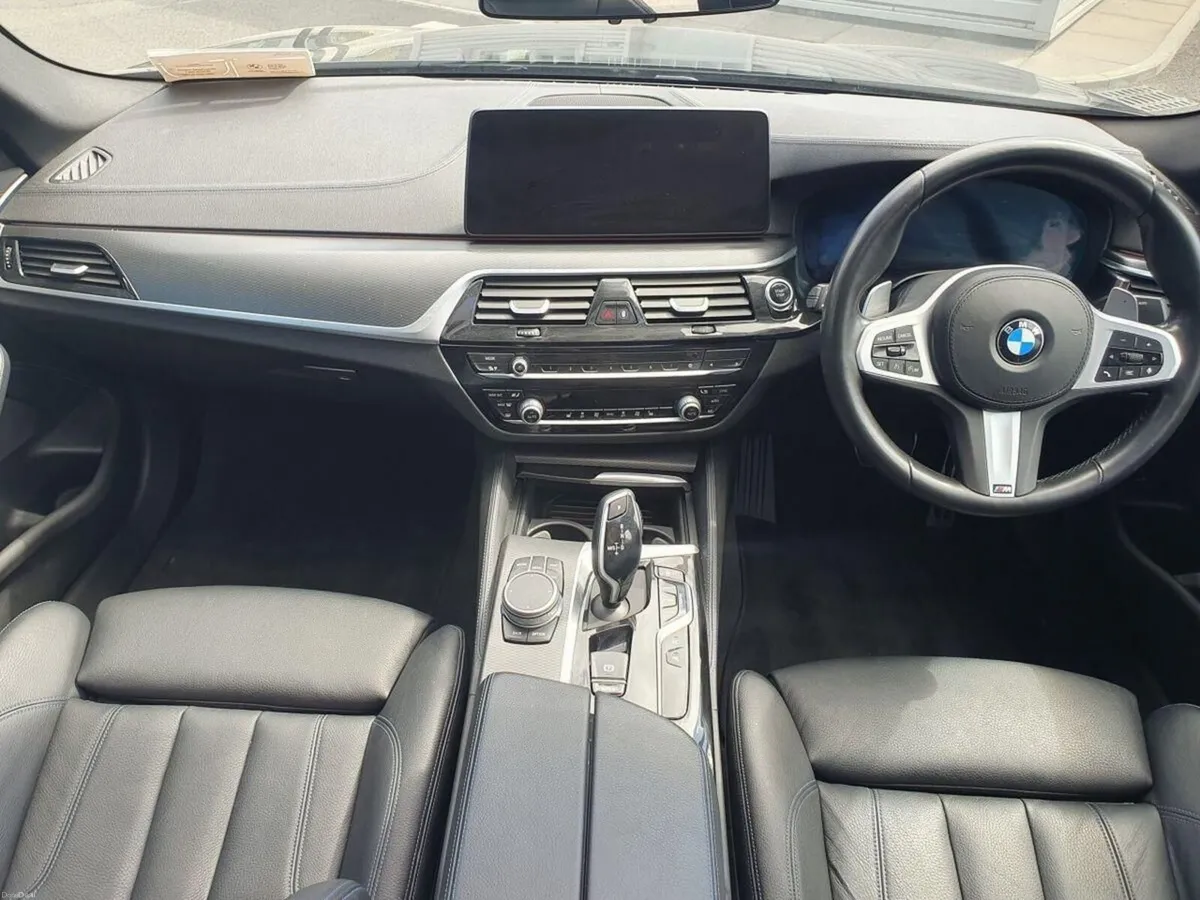 BMW 5-Series 530e M Sport Saloon - Image 4
