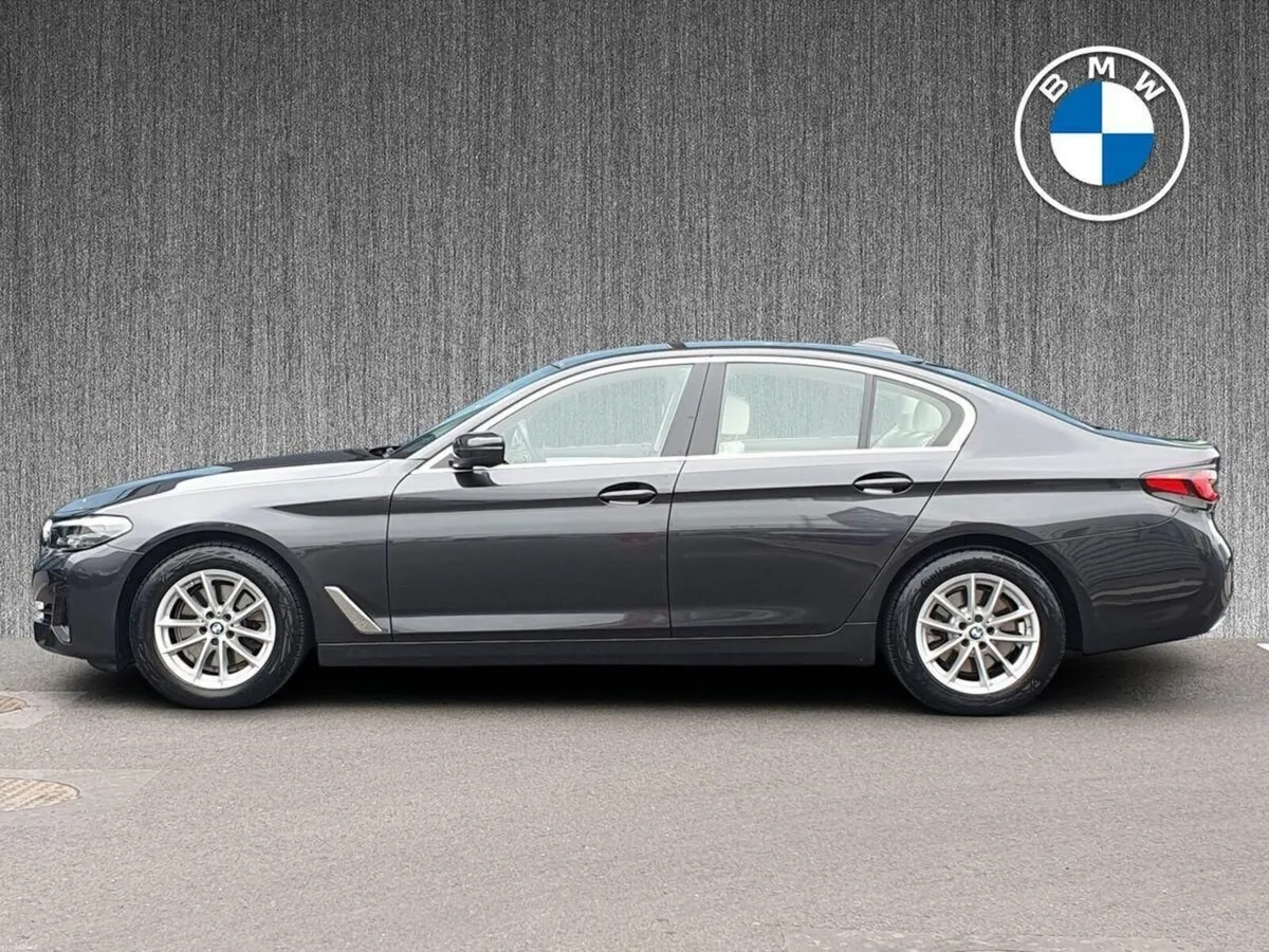 BMW 5-Series 520d SE Saloon - Image 3