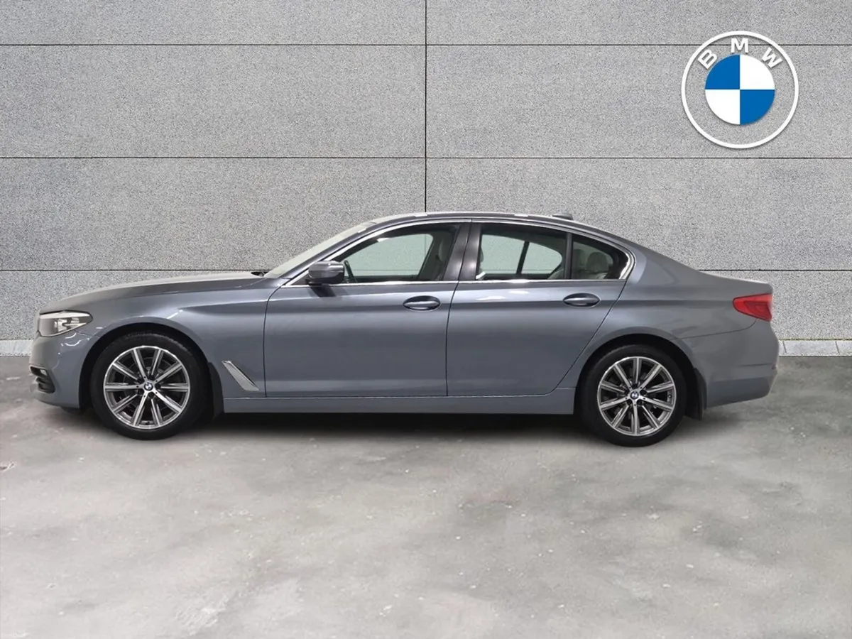 BMW 5-Series 520d SE Saloon - Image 3