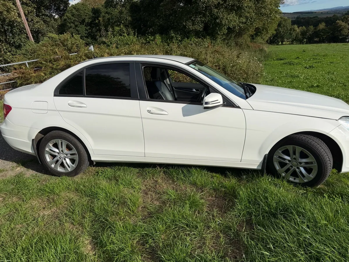 Mercedes C Class 6 speed Diesel - Image 6