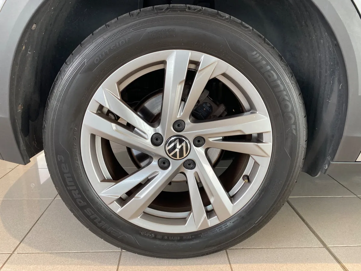 Volkswagen T-Roc 2023 - Image 6