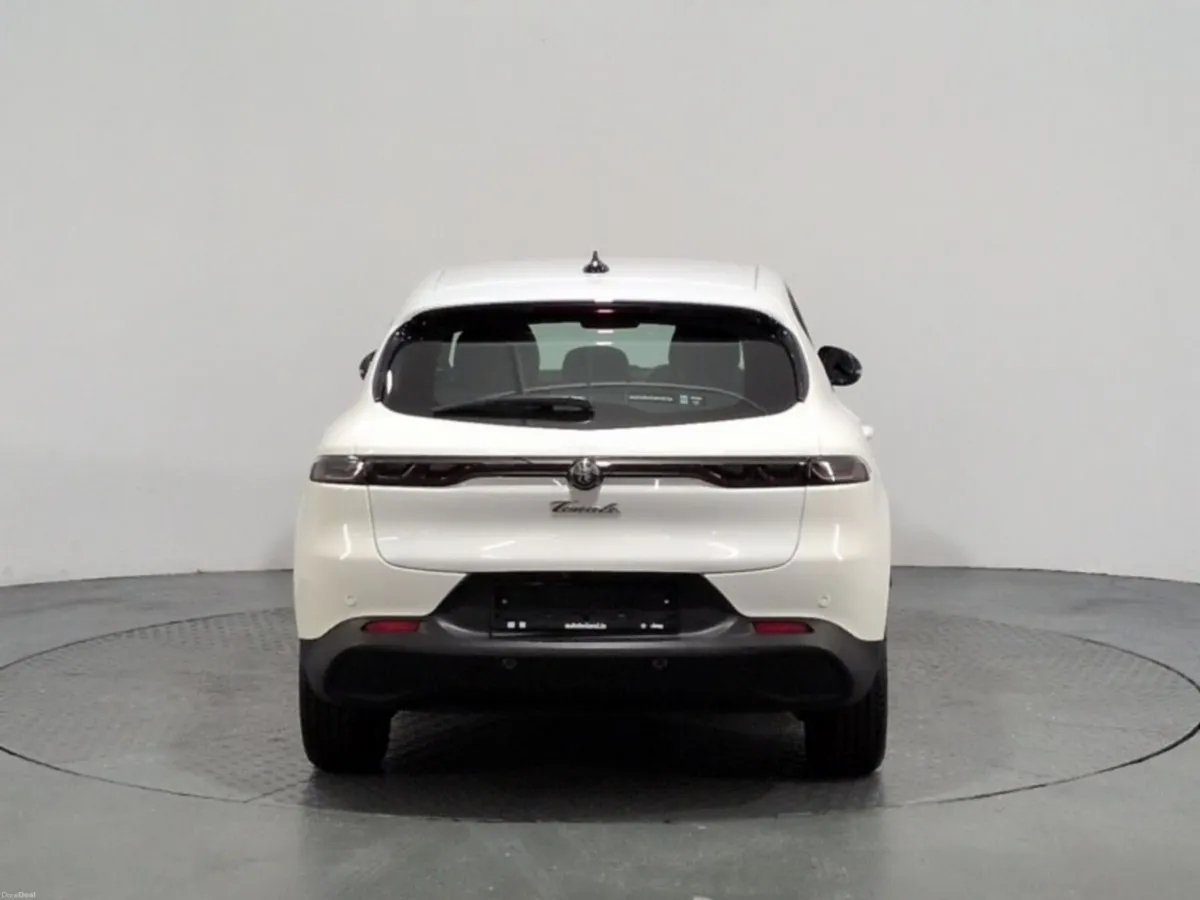 Alfa Romeo Tonale Hybrid 1.5 175Bhp Ibrida - Image 4