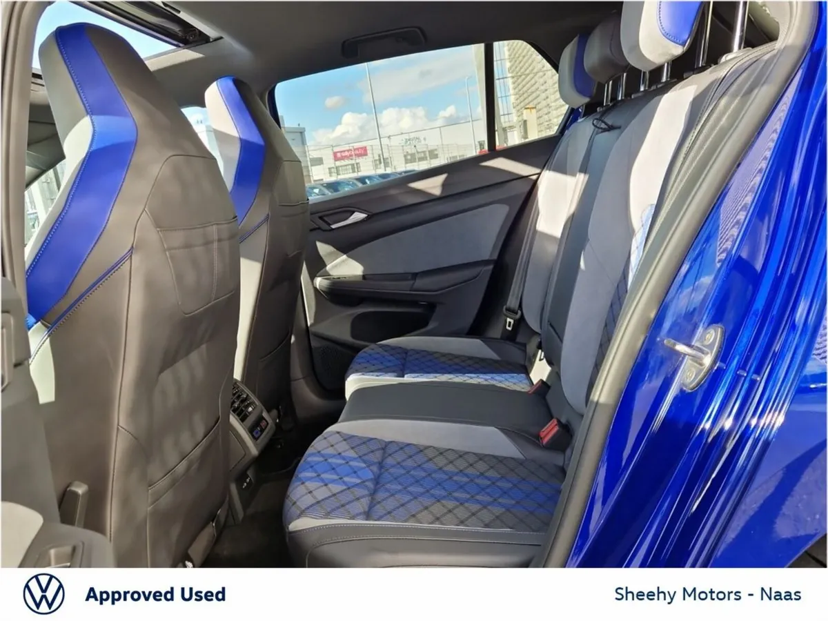 Volkswagen Golf R 2.0TSI 320HP DSG - Image 6