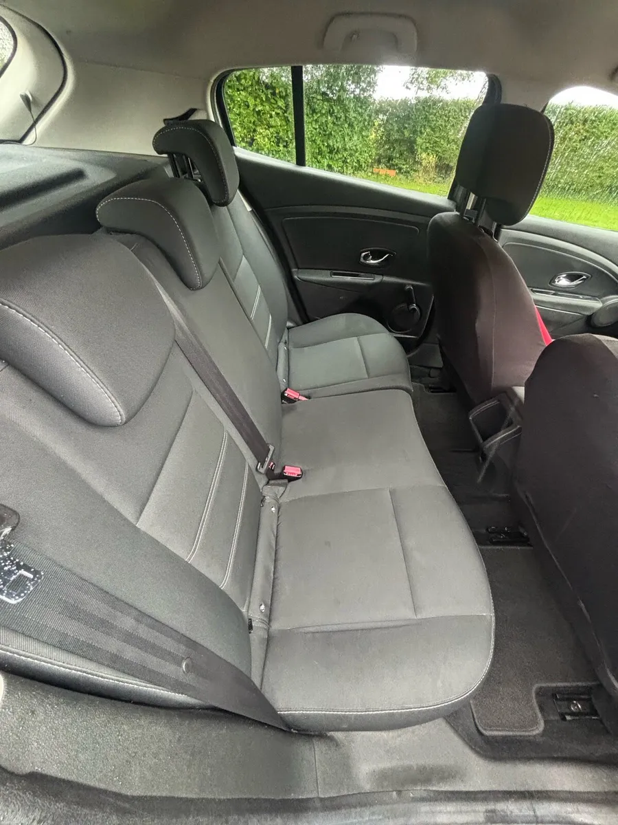 151 Renault Megane DYNAMIQUE 1.5 DCI - Image 6
