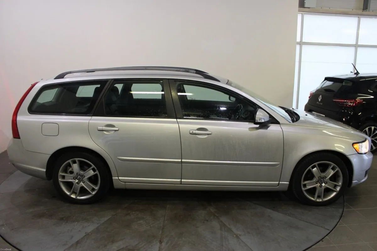 Volvo V50 1.6D DRIVe SE Sportwagon - TENDER 5 - Image 2