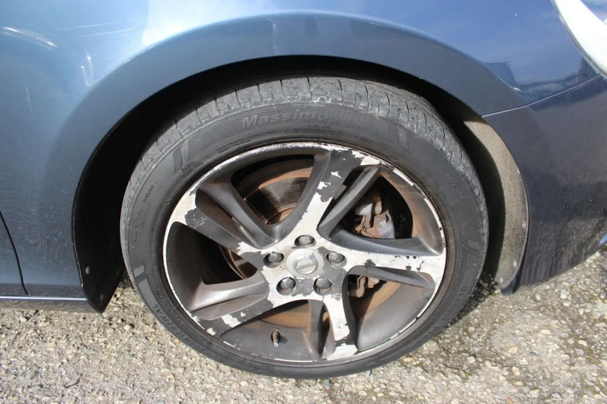 Volvo V40 D2 (120hp) Momentum Edition - TENDER 4 - Image 6