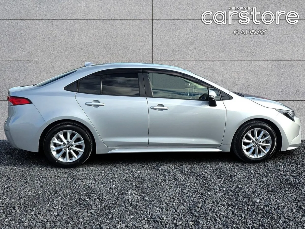 Toyota Corolla 4D Hybrid S - Image 2