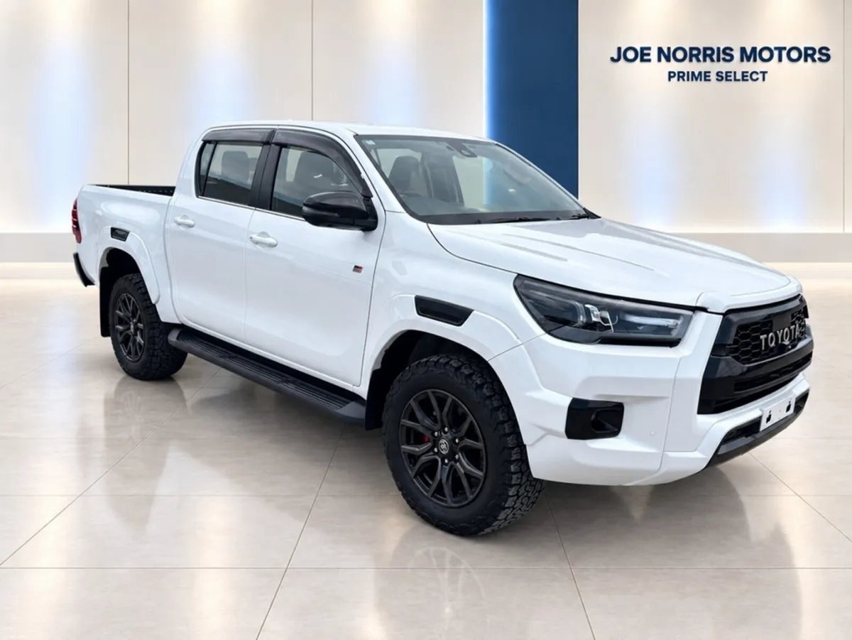 Toyota Hilux 2.4 Z GR SPORT 2.4 DIESEL DOUBLE CAB - Image 2