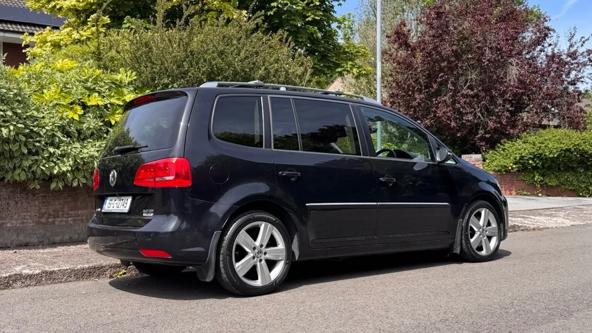 Volkswagen Touran 2015 HIGHLINE 2.0 TDI - Image 5