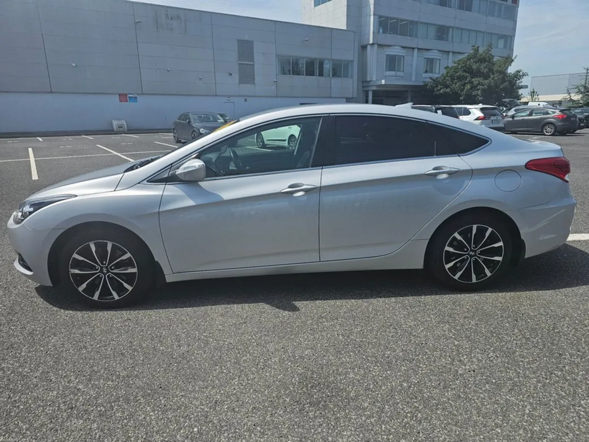 Hyundai i40 1.7 CRDI, EXECUTIVE PLUS, LEATHER, REV - Image 3
