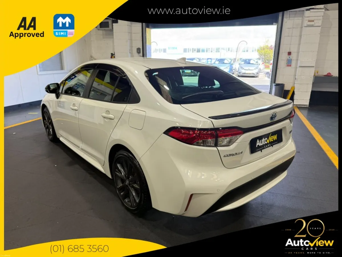 Toyota Corolla 1.8 Self-Charging Hybrid. AA APPROV - Image 5