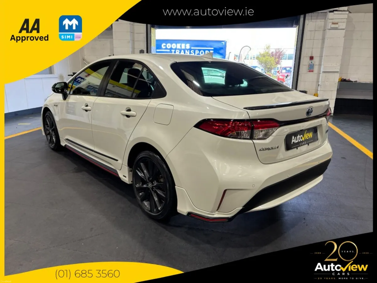 Toyota Corolla 1.8 Self-Charging Hybrid. AA APPROV - Image 5