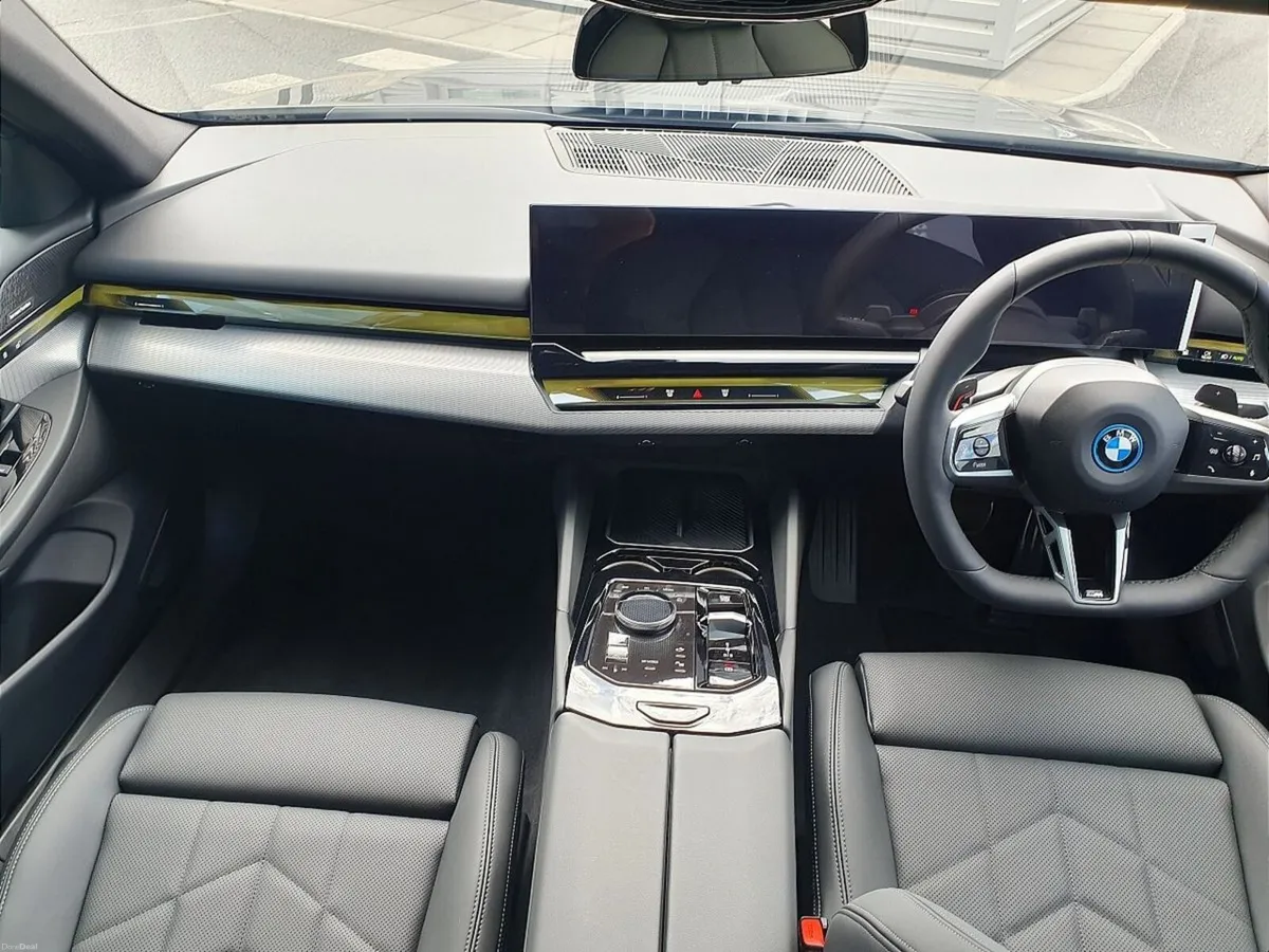 BMW 5-Series 530e M Sport Saloon - Image 4