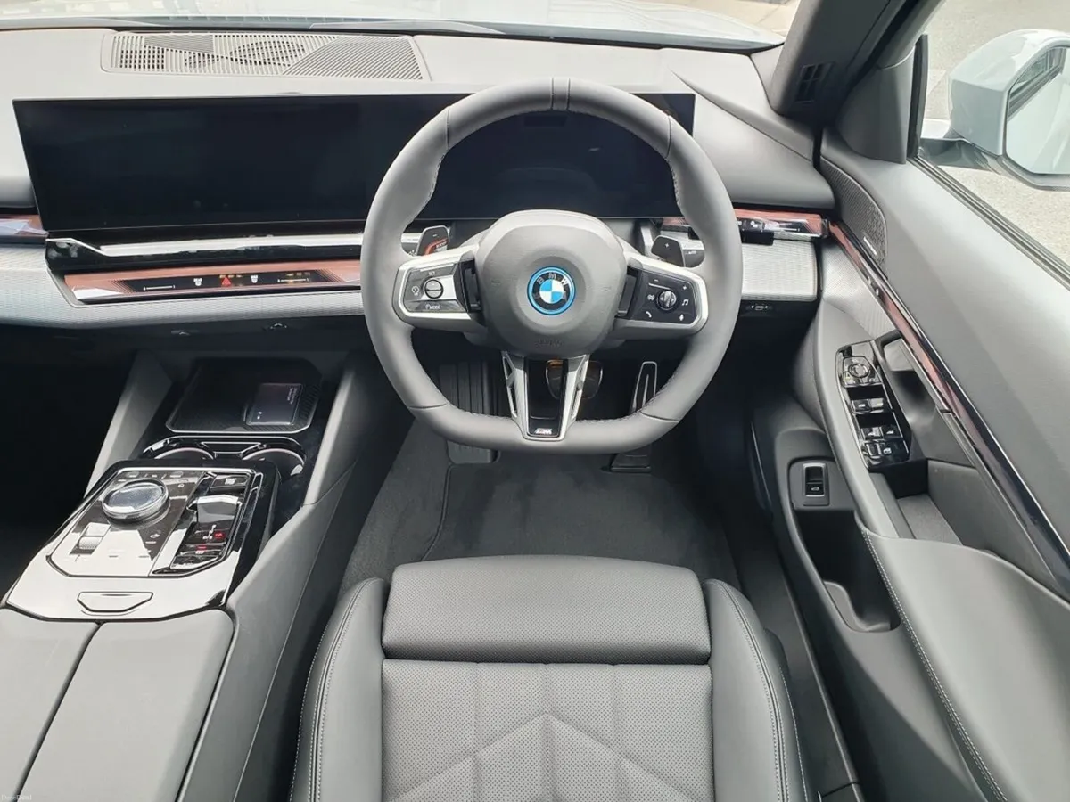 BMW 5-Series 530e M Sport Saloon - Image 5