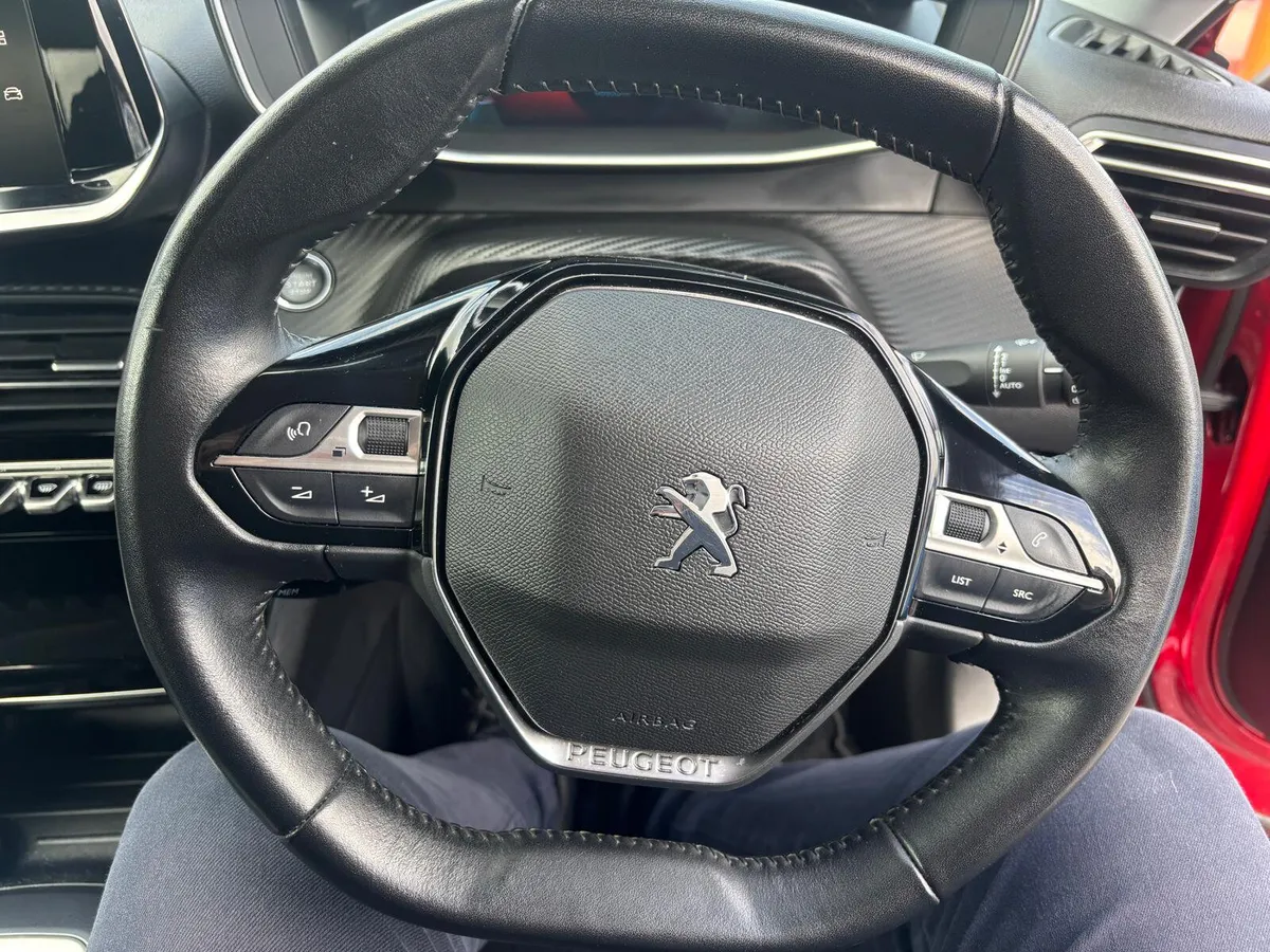 Peugeot 2008 2021  PETROL  FULL  DEALER  HISTORY - Image 5