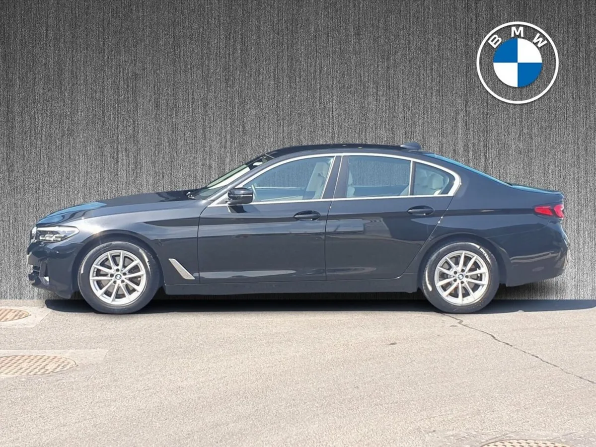BMW 5-Series 520d SE Saloon - Image 3