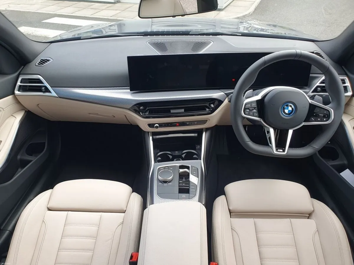 BMW 3-Series 330e M Sport Saloon - Image 4