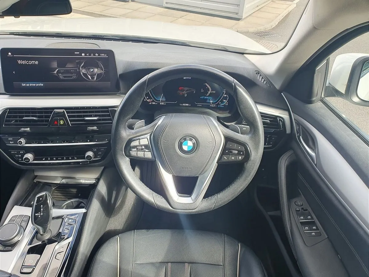 BMW 5-Series 530e xDrive SE Saloon - Image 4
