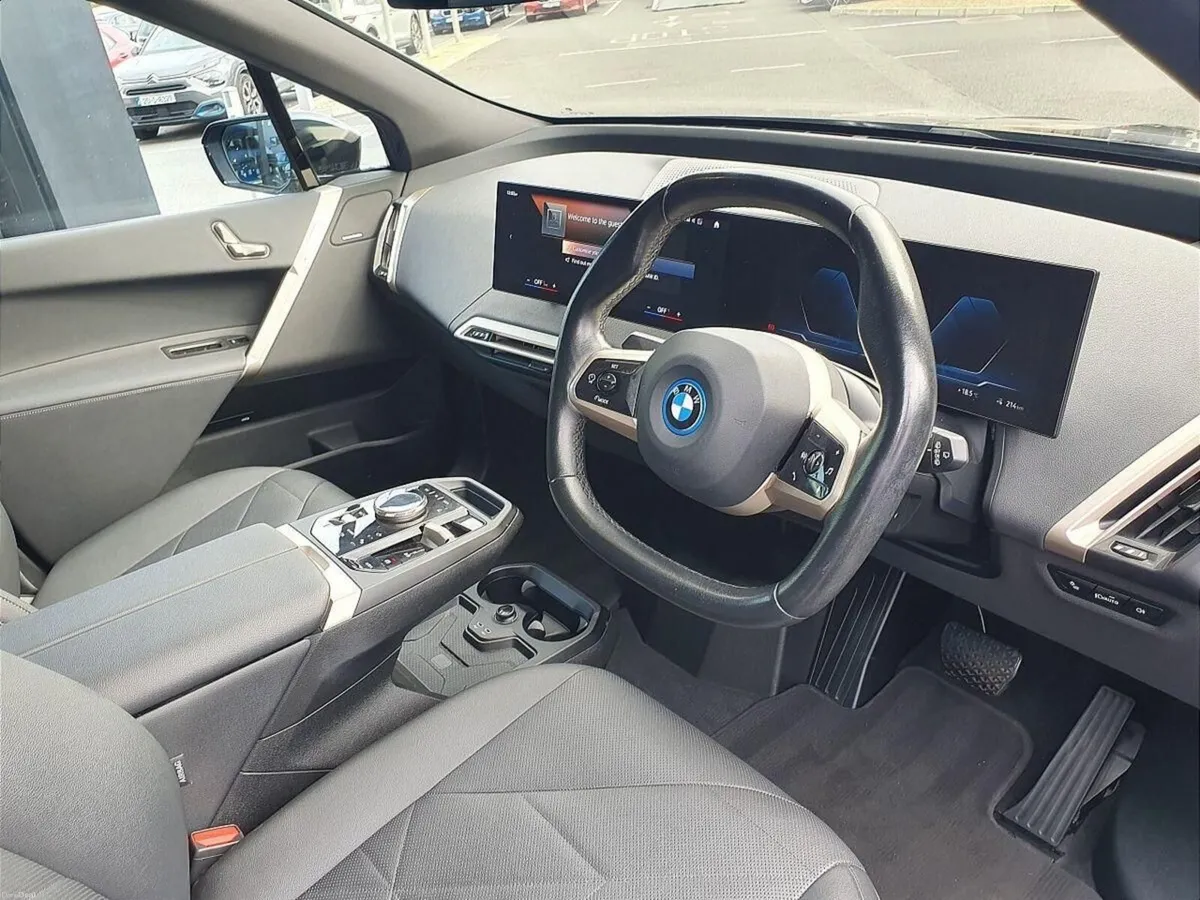 BMW iX xDrive40 M Sport - Image 6