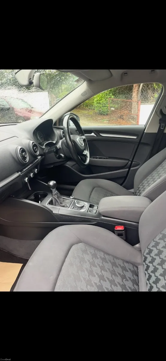 Audi A3 2015 - Image 2