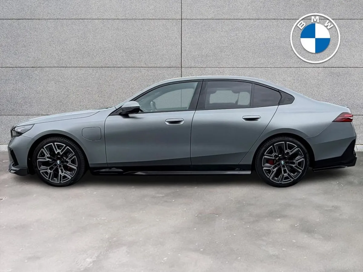 BMW 5-Series 530e M Sport Pro Saloon - Image 3