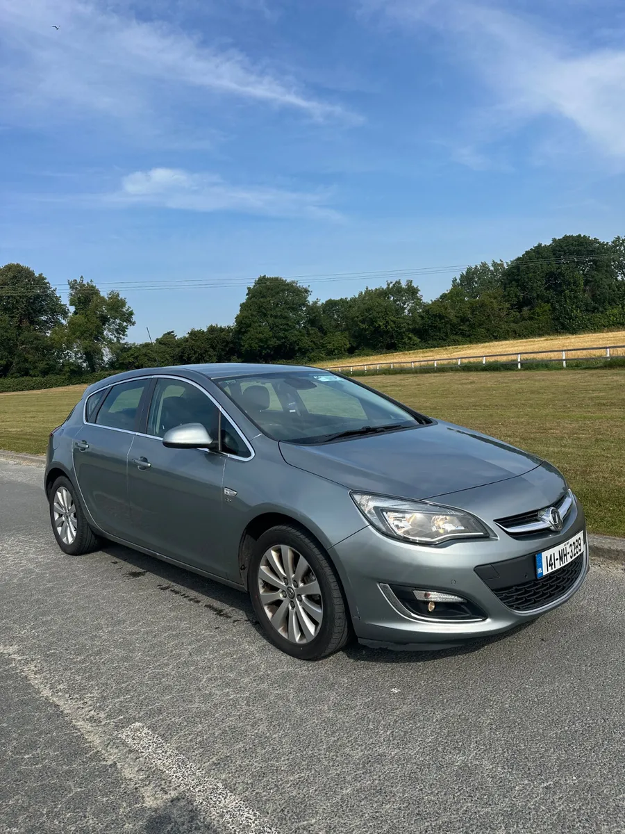 Vauxhall Astra Elite 2014 NCT 06/27 - Image 1