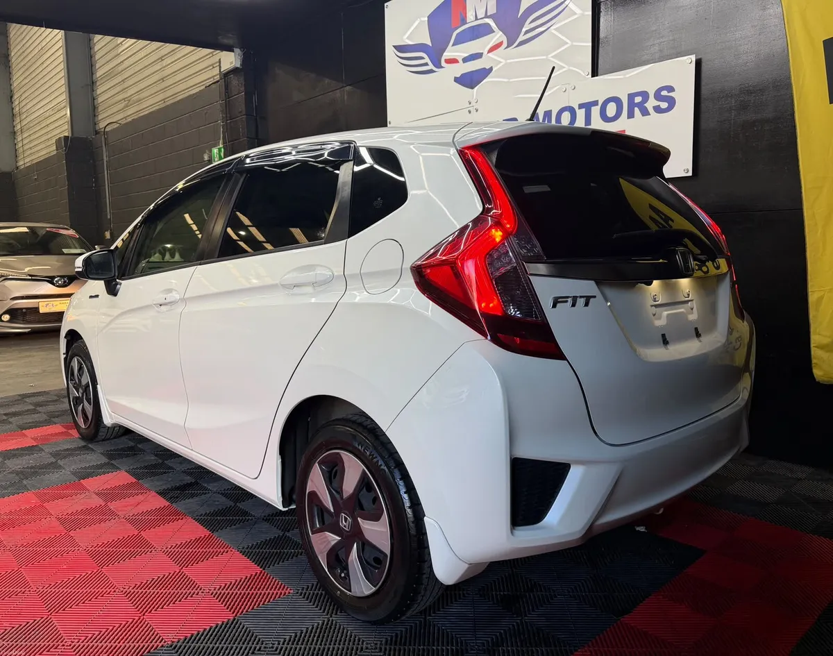 Honda Fit 2016 89 K KM WARRANTY NEW NCT 1.5 HYBRID - Image 5