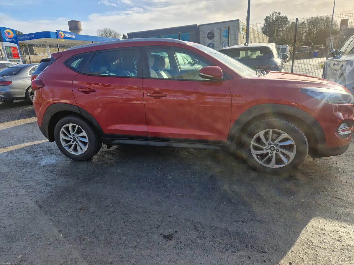 Hyundai Tucson AUTOMATIC - Image 2
