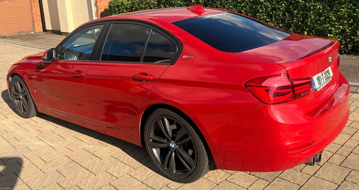 BMW 3-Series 2018 - Image 3