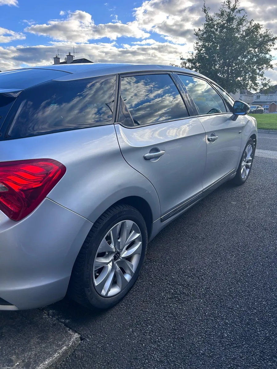 Citroën DS5 Hybrid 4 WD - Image 2