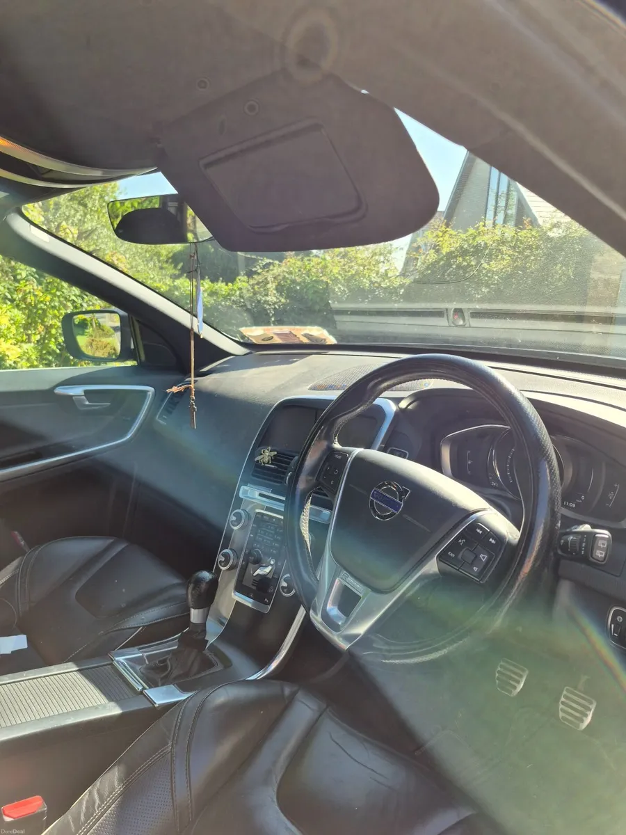 Volvo XC60 2016 only 130000 km - Image 4