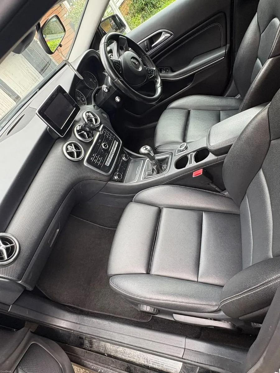 Mercedes-Benz A-Class 2017 - Image 5
