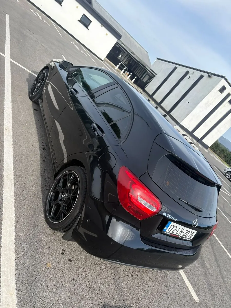 Mercedes-Benz A-Class 2017 - Image 6