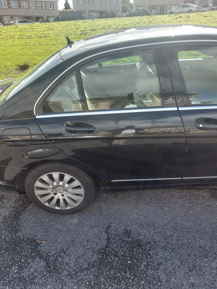 Mercedes-Benz C-Class 2009 - Image 6