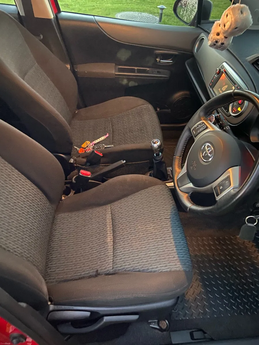 Toyota Yaris - Image 6