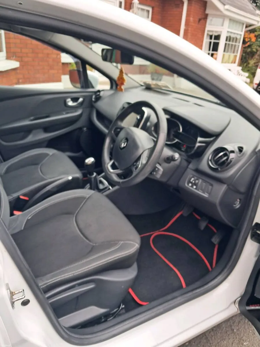 Renault Clio - Image 4