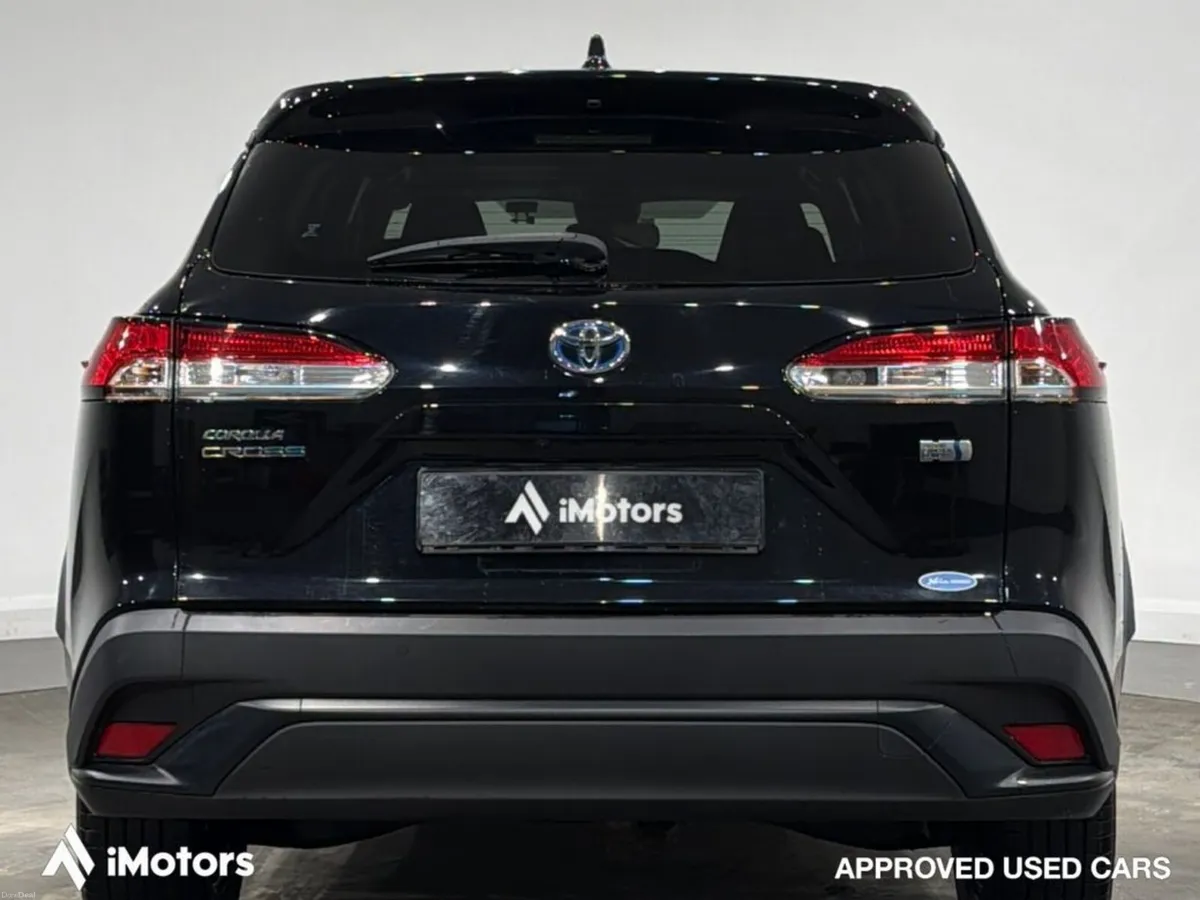 Toyota Corolla Cross 4X4 HYBRID G - Image 4