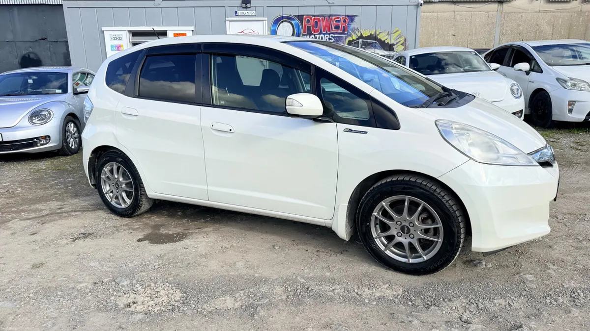 2012 Honda Fit AUTOMATIC - Image 3
