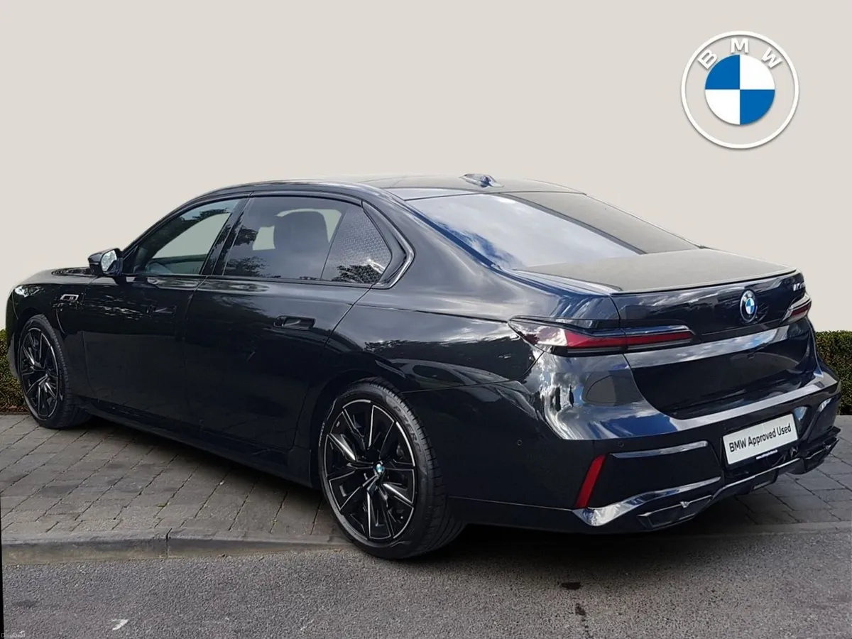 BMW 7-Series M760 xDrive - Image 2