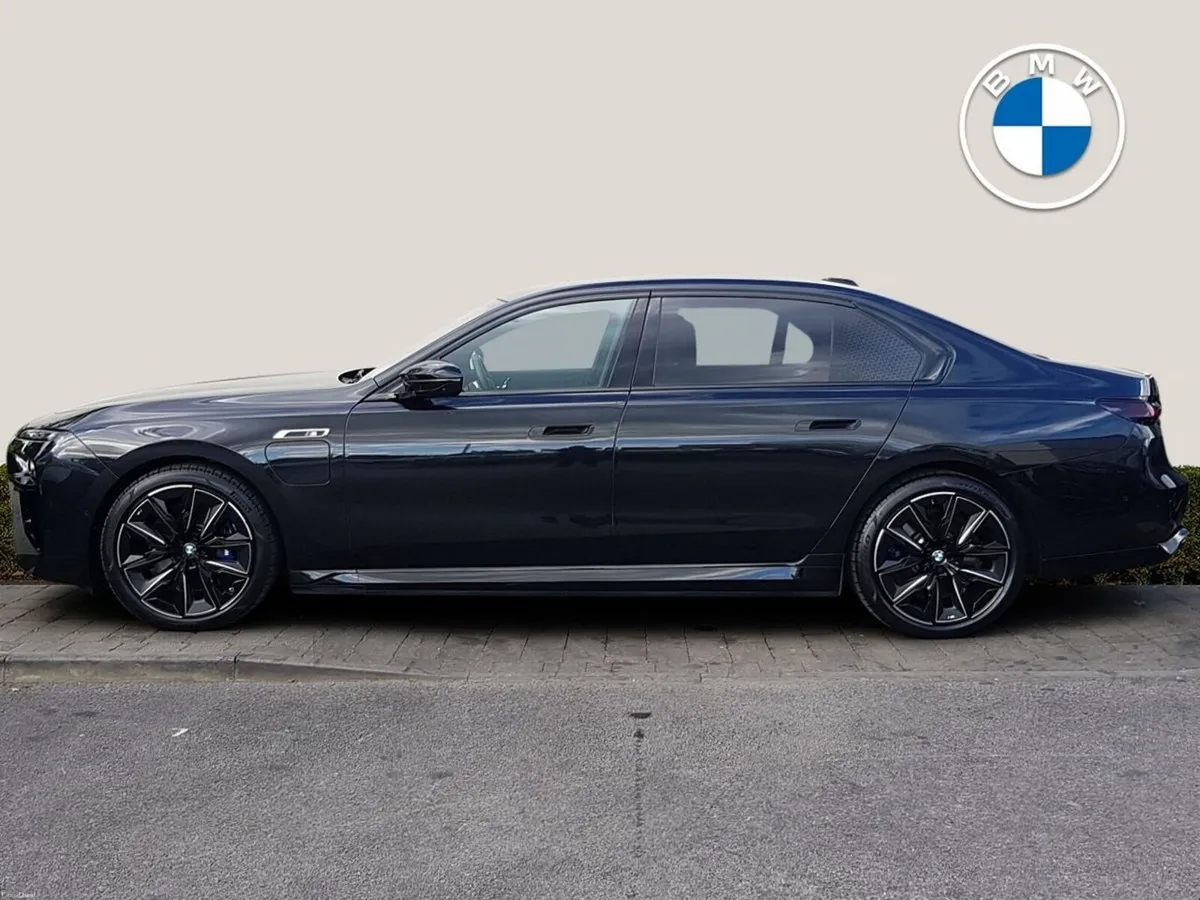 BMW 7-Series M760 xDrive - Image 3