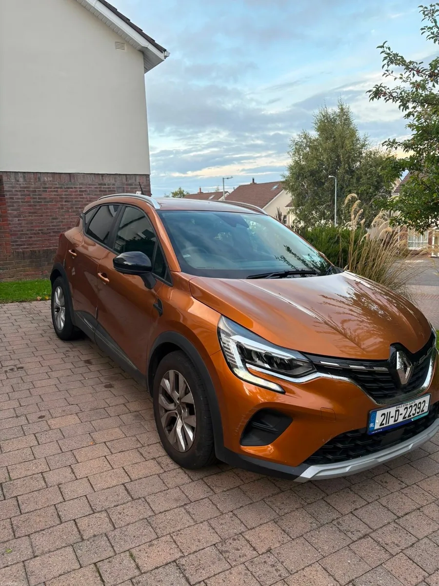 2021-Renault Captur-Iconic-1.3-Auto - Image 2