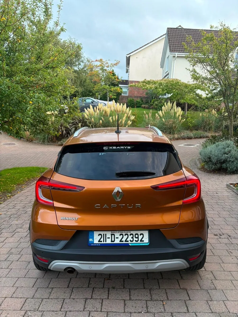 2021-Renault Captur-Iconic-1.3-Auto - Image 4