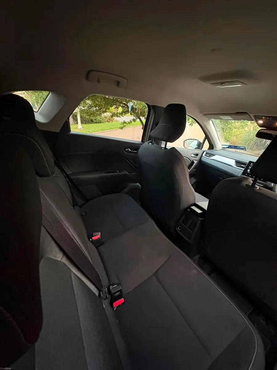 2021-Renault Captur-Iconic-1.3-Auto - Image 6