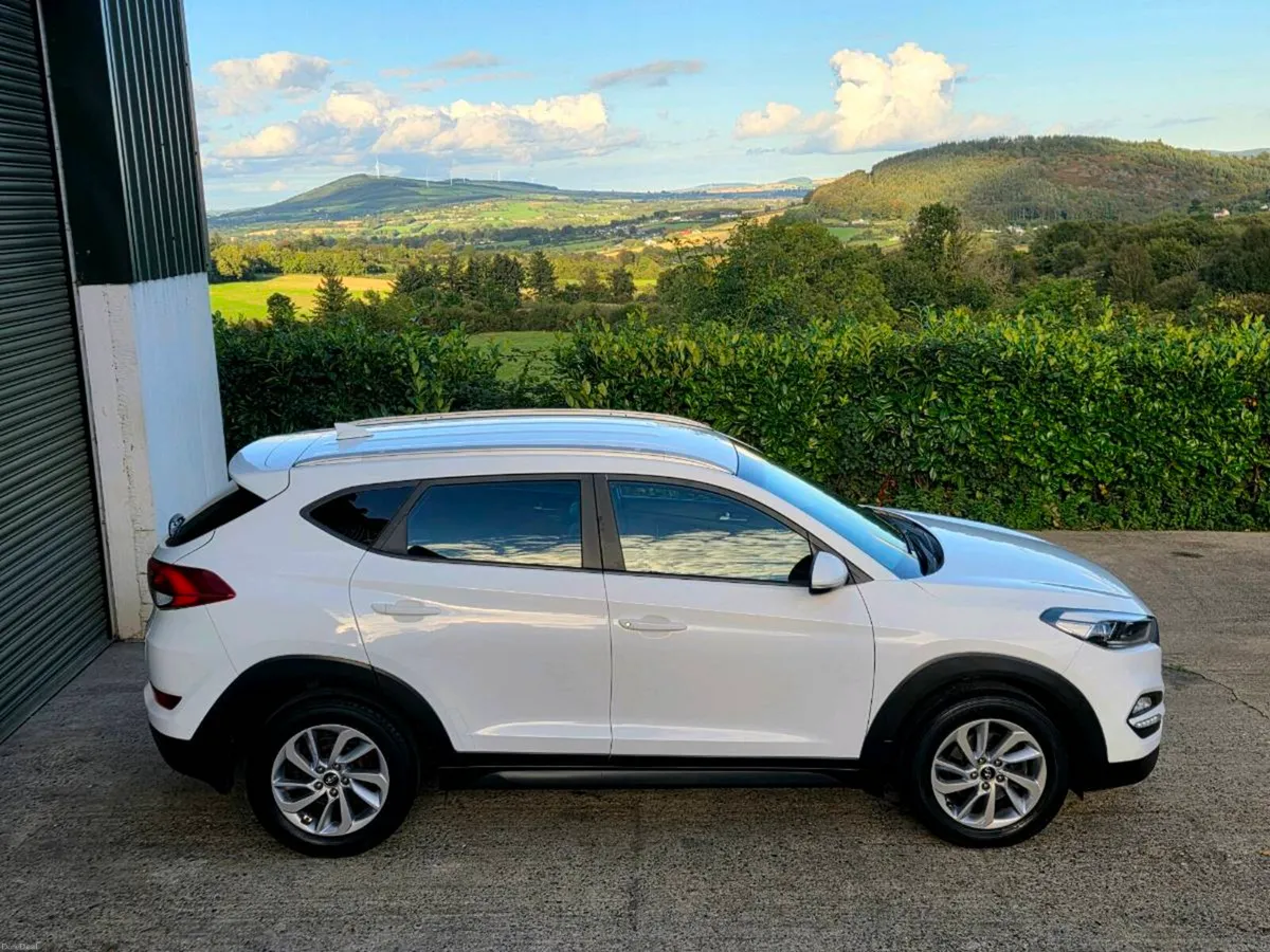 HYUNDAI TUCSON 1.7CRDI EXECUTIVE ☆ IMMACULATE ☆ - Image 2