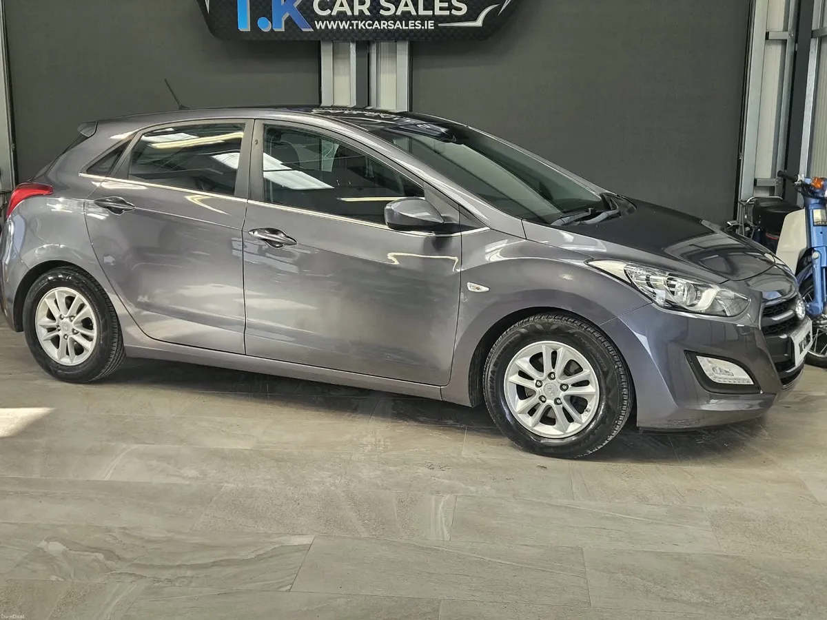 16 HYUNDAI i30 DELUXE  1.6 DIESEL - Image 1