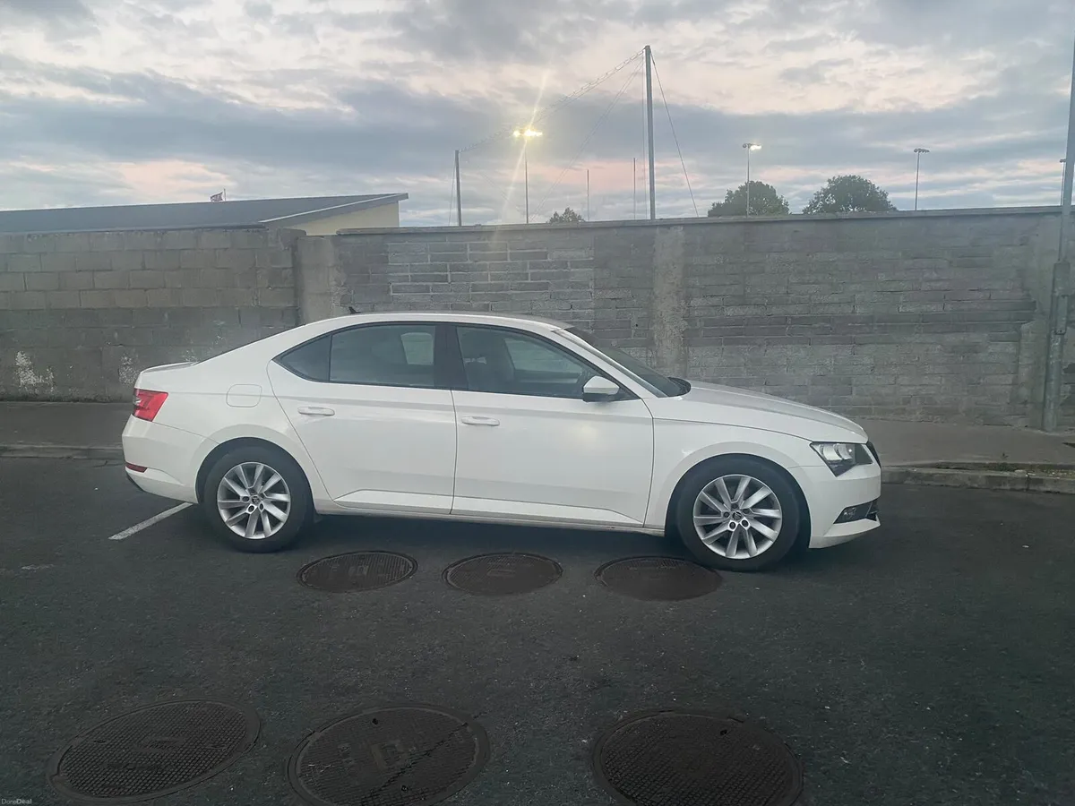 Car - Image 1