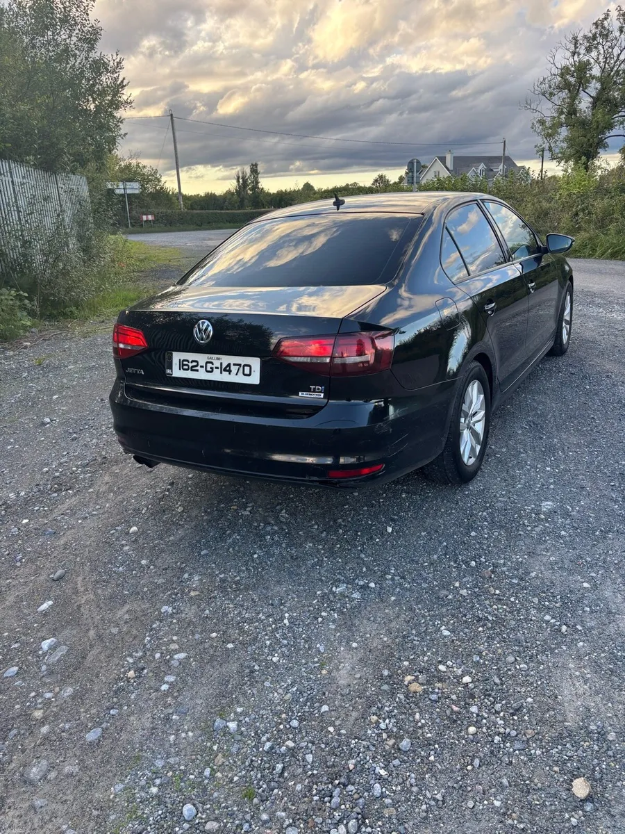 Volkswagen Jetta - Image 4